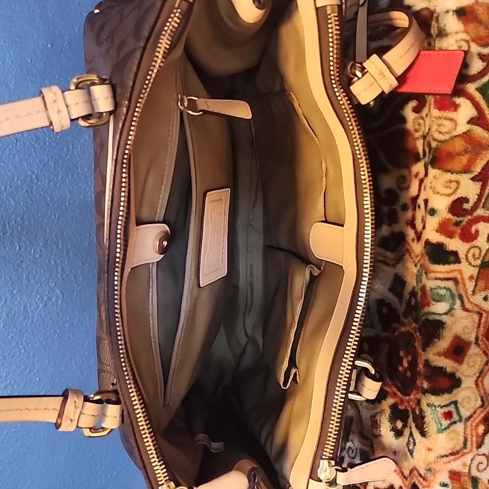 New Authentic Coach Signature Peyton Shoulder Bag - Purse Tan Brown. - Picture 6 of 9